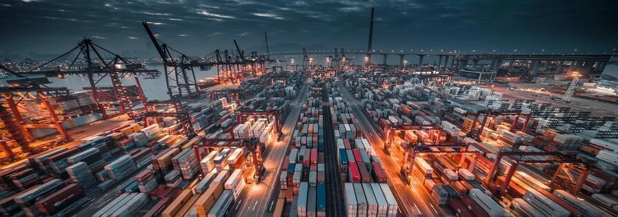 Overview of a harbour with a lot of containers